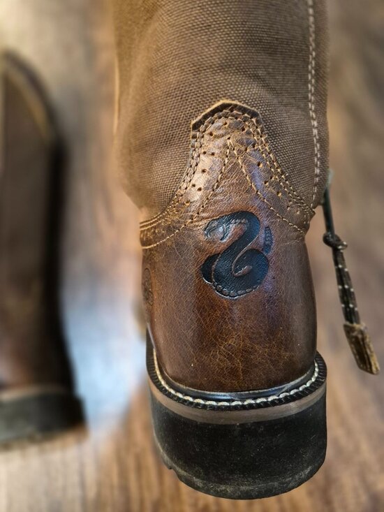 Justin Stampede Rugged Tan Square Toe Snake Boot 9.5 Cowboy Western Hunter Rodeo